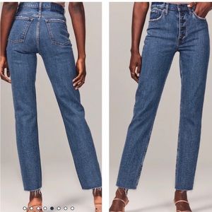 Abercrombie & Fitch High Rise Curve Love Mom Jeans